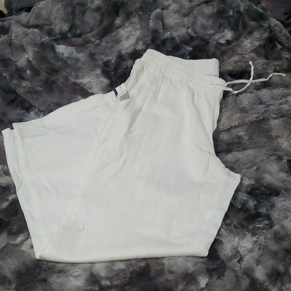 Old Navy Pants - Brand New! White linen pants